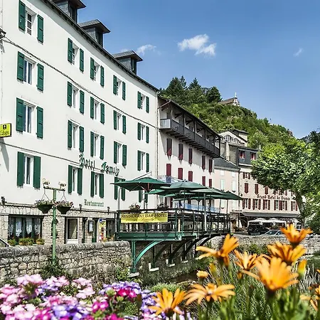 Logis Restaurant Family & 3* Meyrueis