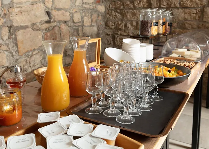 Logis Restaurant Family & 3* Meyrueis