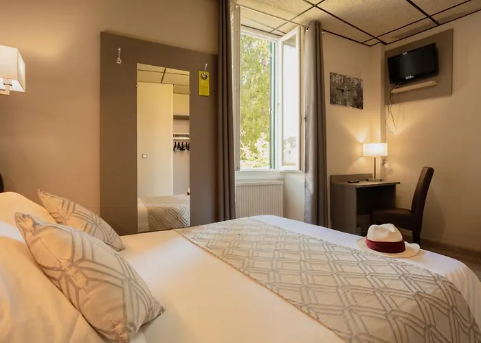 Hotel Logis Restaurant Family & 3*
